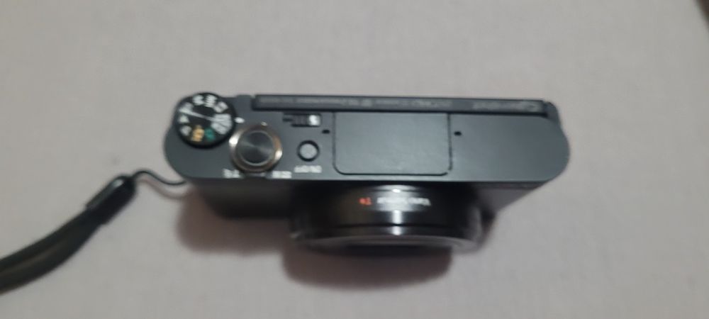 Sony DSC-WX 500 18,2 mega pixeli Zoom de pana la 60x poze foarte clare