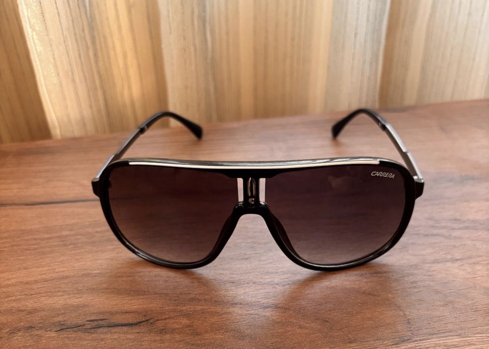 Чисто Нови Мъжки Слънчеви Очила Carrera