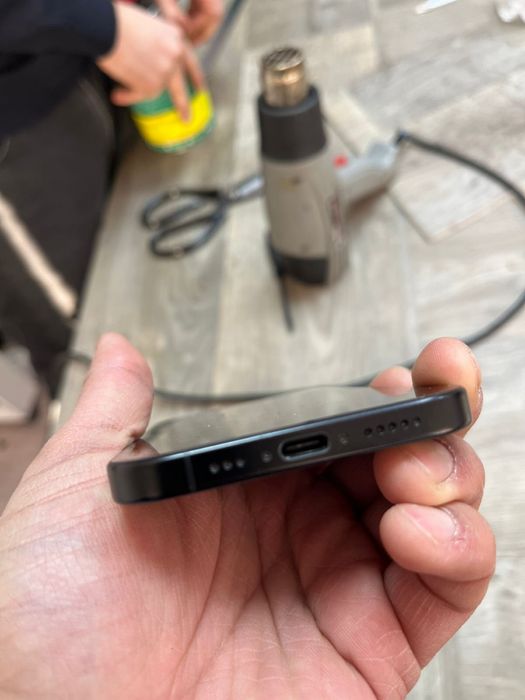 Продам Айфон 16 в хорошем состояний