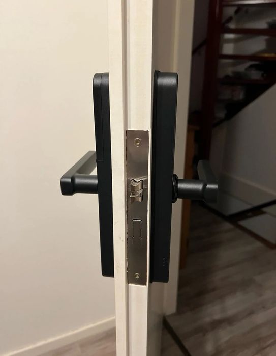 Tuya Wifi Електронно смарт заключване на врати с биометричен пръстов о