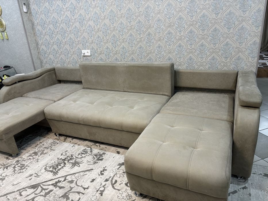 Продам диван для гостиной