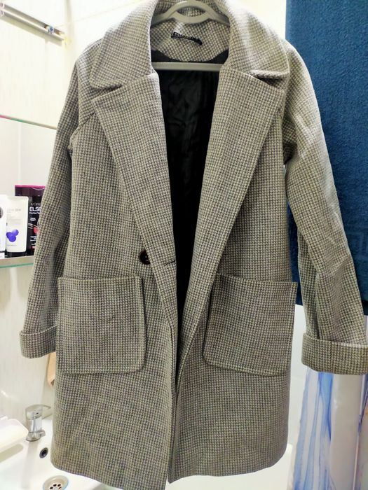 Продам пальто,джинсы