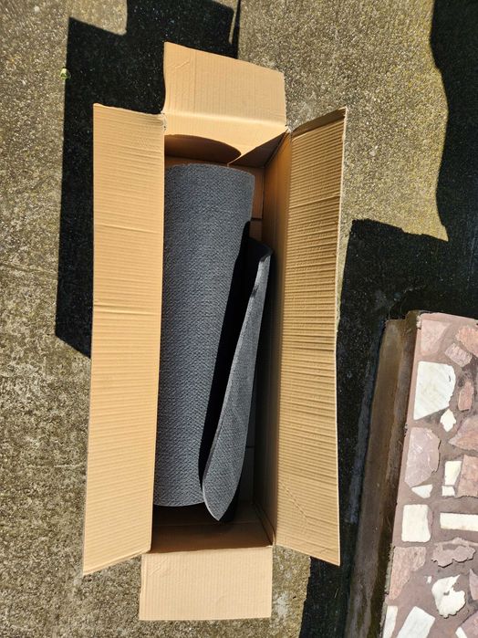 Capitonaj capota motor Mercedes W126