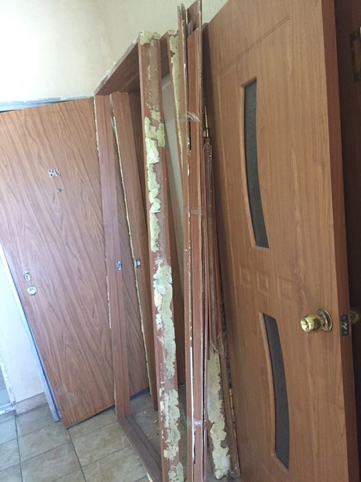 железни двер агаш есикте бар