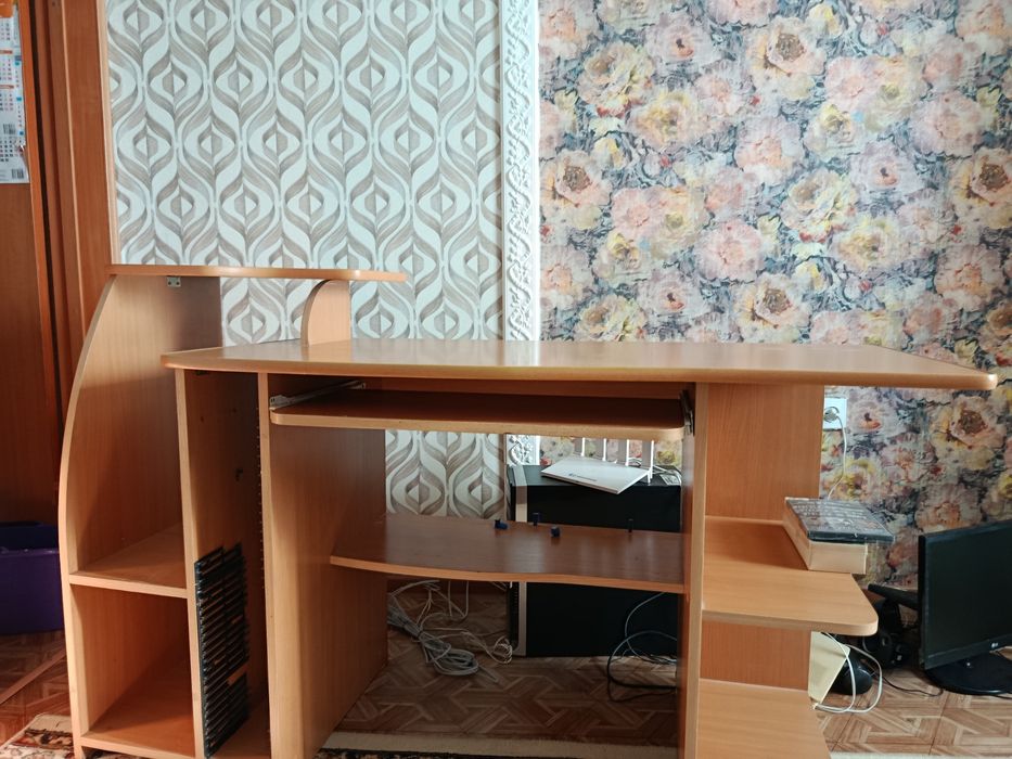 Компьютерный стол