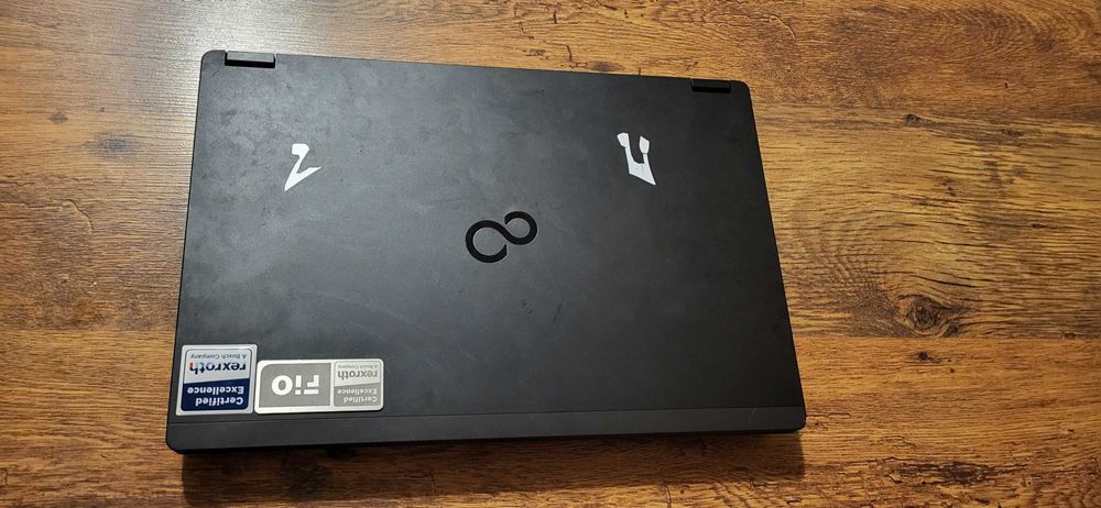 Vând laptop fujitsu gaming
