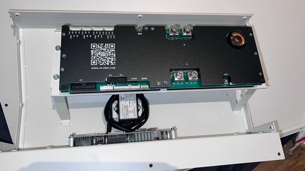 Carcasa verticala  premium  48 V/51.2V  LifePo4 stocare nergeie solara