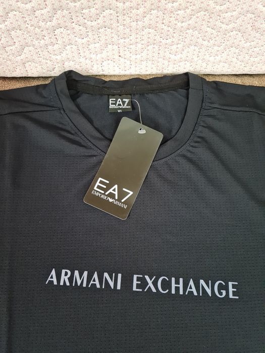 Tricouri de vanzare D2 și Armani Exceange