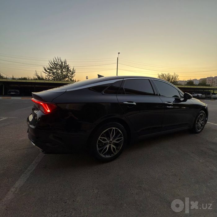 KIA K5  2023 qora