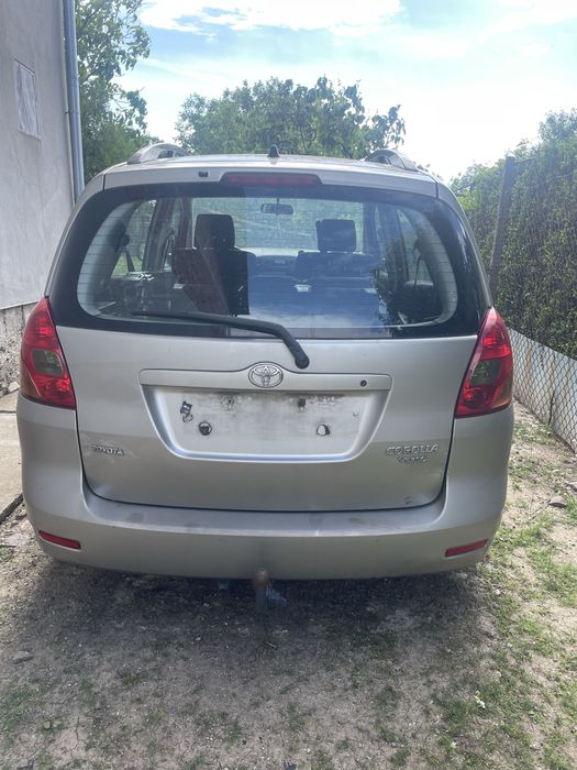 Toyota Corolla Verso 2.0 D-4D дизел за части