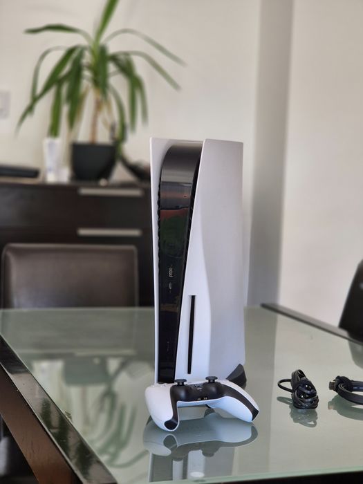 PlayStation 5 - 825GB - Диск - Джойстки - Кутия