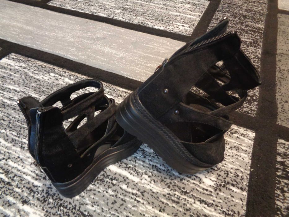 Vand sandale cu platforma 1.