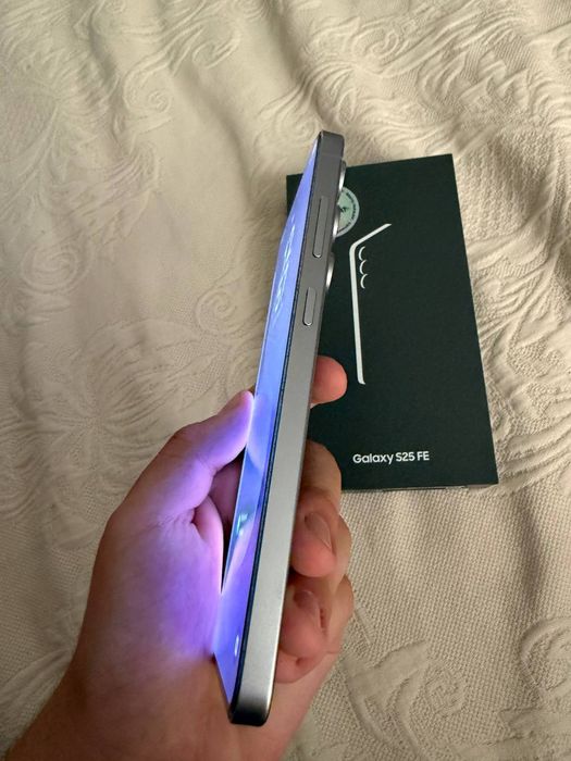 Samsung Galaxy S25 FE
