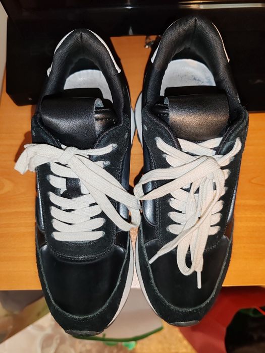 Маркови маратонки. "TWINSET Италиянски."