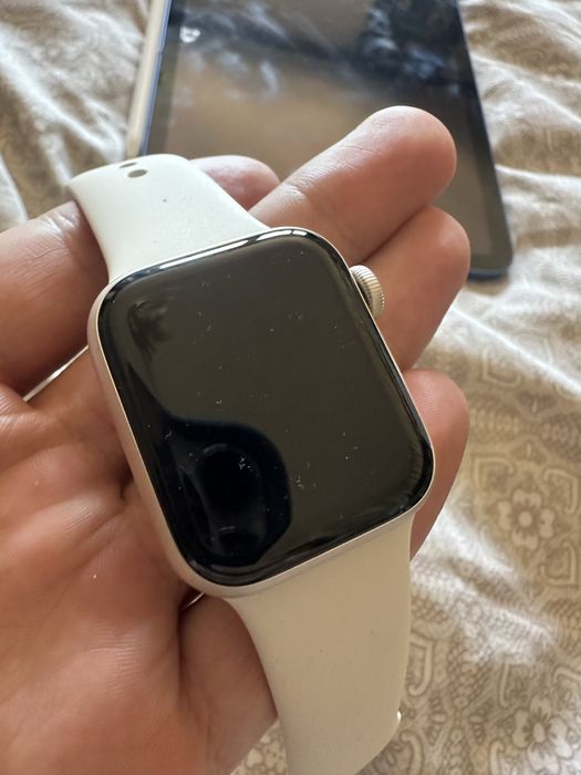 Ipad series 10 si Apple watch SE 2022 nefunctionale