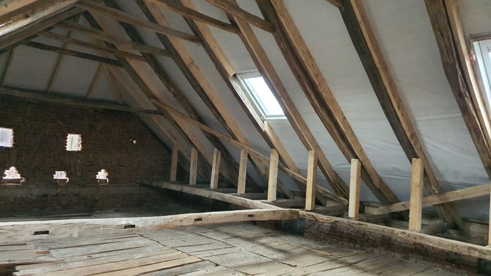 casa magazie hala 25 km de Zalău