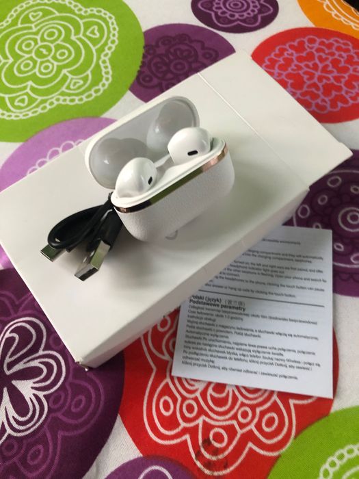 Слушалки за iPhone, свързват се,шумоизолиращи,страхотен звук и батерия