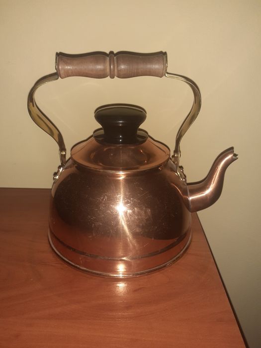 Меден чайник и чаша