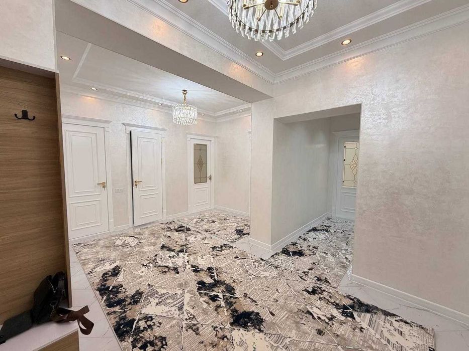 3х комнатная квартира на 6 этаже 98кв/м, в Самарканде