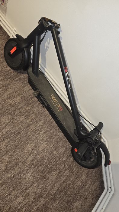 Trotineta electrică  RED5