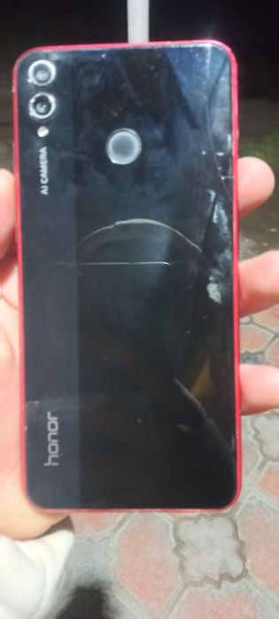Honor 8x 4/64 umuman qotmeydi pul kerakligi uchn sotopman