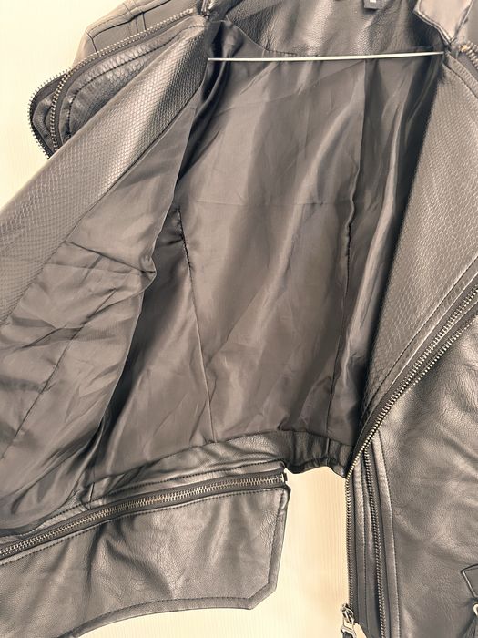 Кожени якета Guess