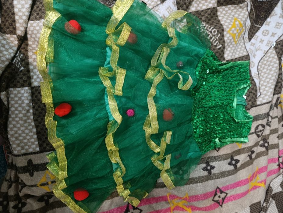 Продам костюм ёлочки