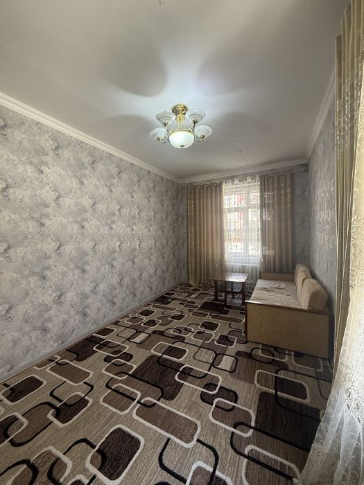 Срочна ижарага берилади шошиламиз 1- хона 1- етаж Янги бозор