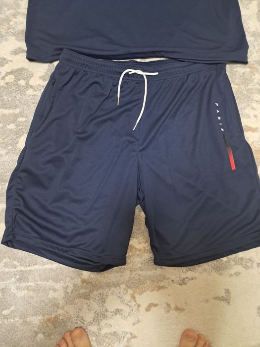 Продам шорты с футболкой