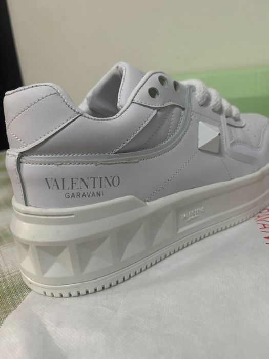 Adidasi Valentino albi 40