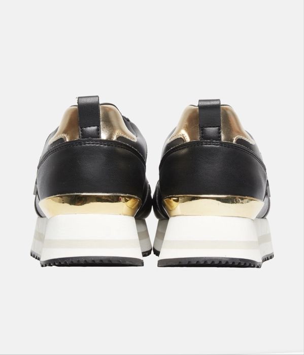 Чисто нови сникърси Patrizia Pepe