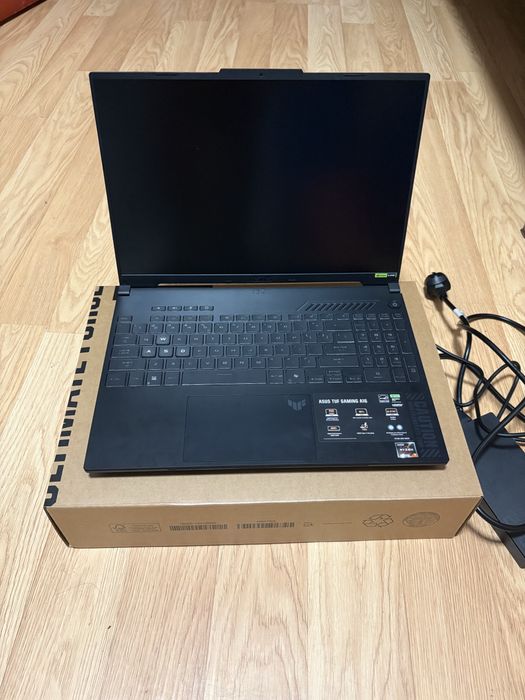 Vand laptop asus tuf A16 2025-2026 este nou