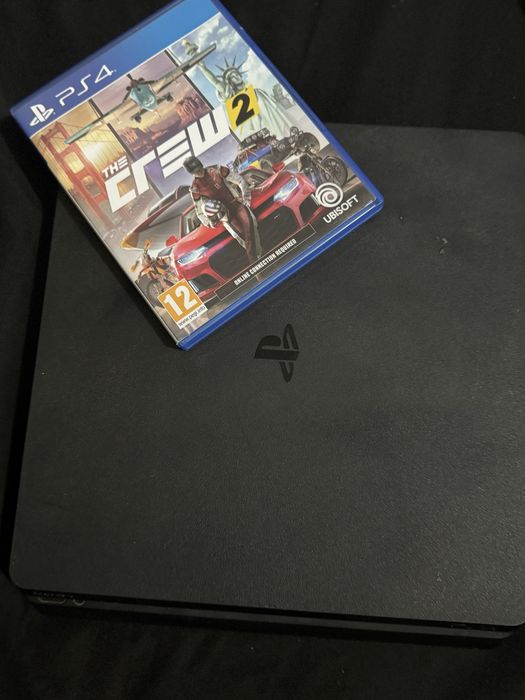 Vand PS4 slim + jocuri si 2 manete