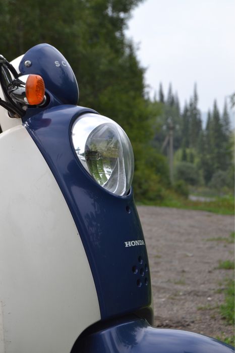Ретро скутер honda crea scoopy