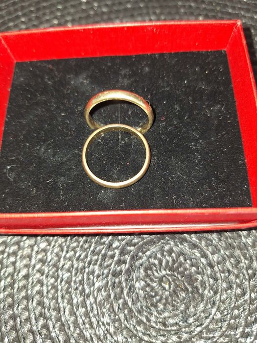 Vând verighete 7gr model rusesc preț 3400 negociabil