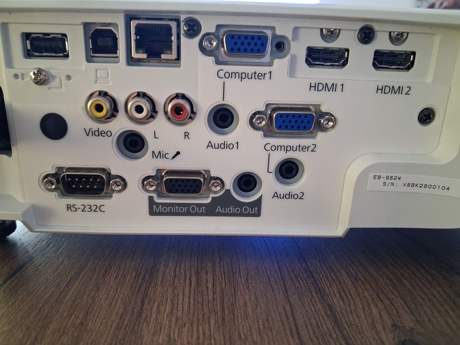 Videoproiector Epson.
