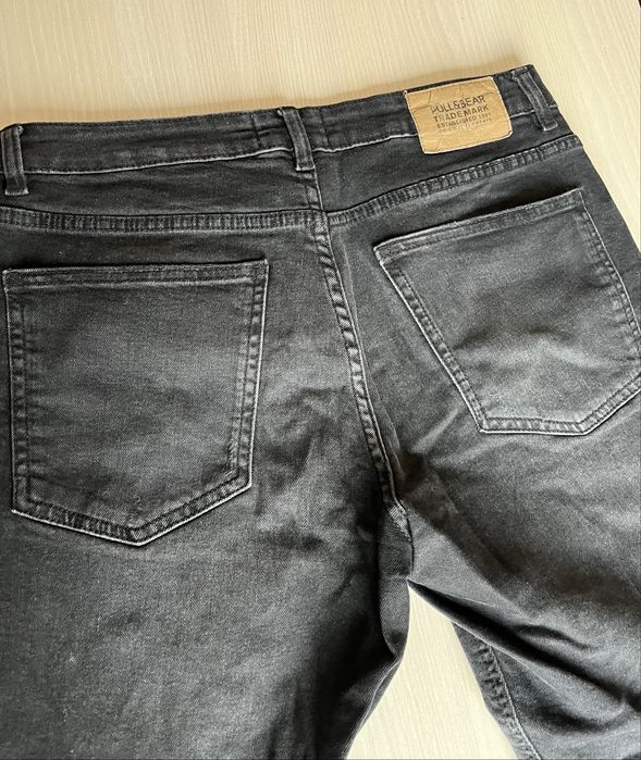 Pull & Bear - черни къси панталони , размер S -17€