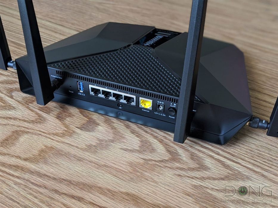 NETGEAR Nighthawk AX5400 (RAX50)