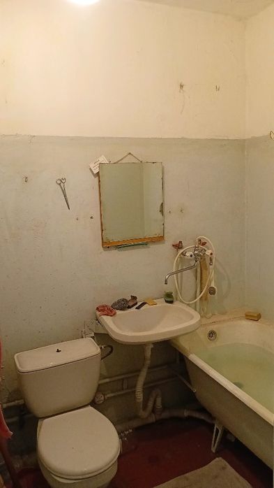 Продам 1ком.кв.в 7мкр дом 50