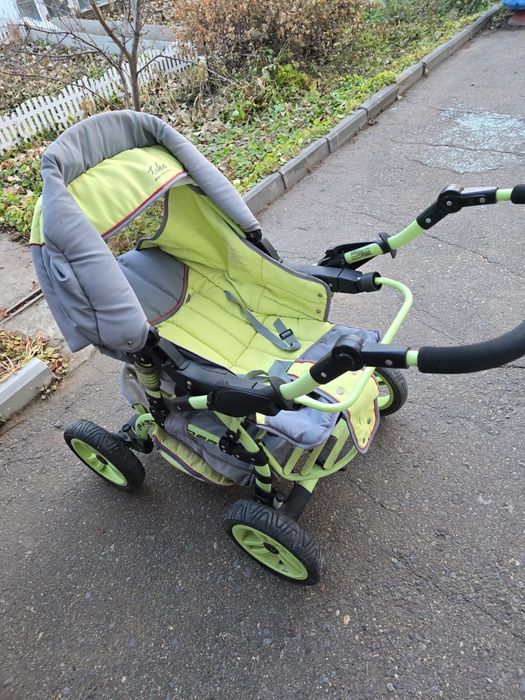 Продам коляску детскую для сна и прогулки.