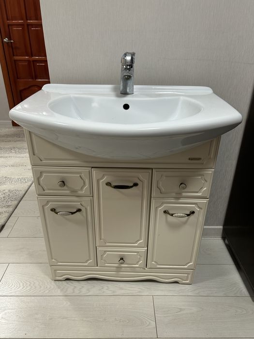 Раковина со шкафом