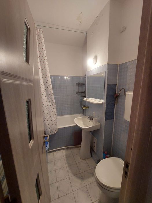 Închiriez apartament 2 camere decomandat Hala Centrală