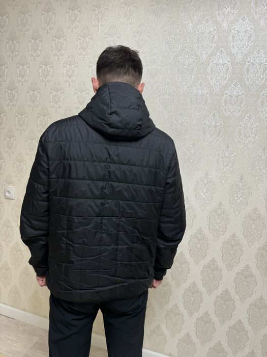 Продам весенний куртка Адидас оригинал