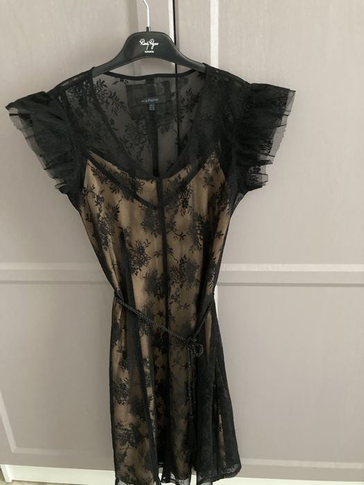 Продам платье кружевное