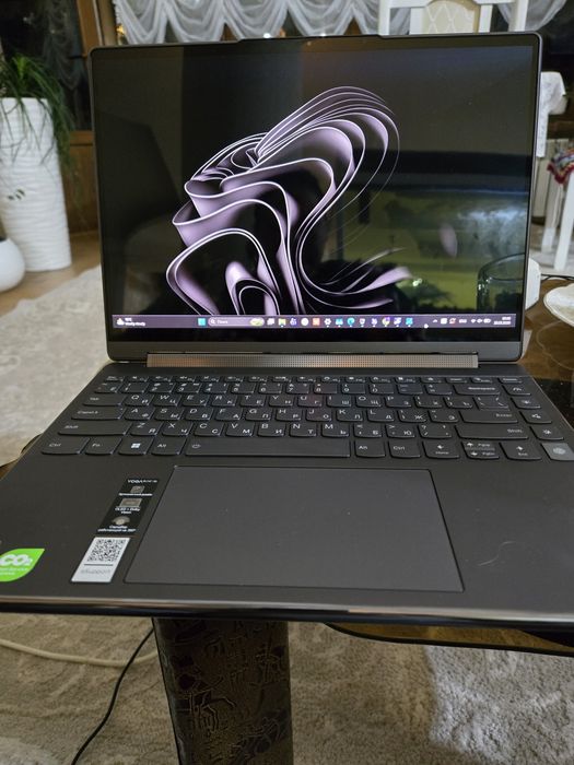 Lenovo Yoga 9i 14 OLED / i7-1360P / 16GB / 1TB SSD / 360°
