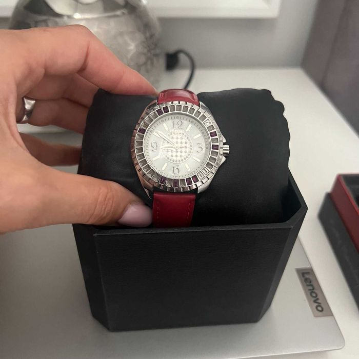 Дамски часовник запазен