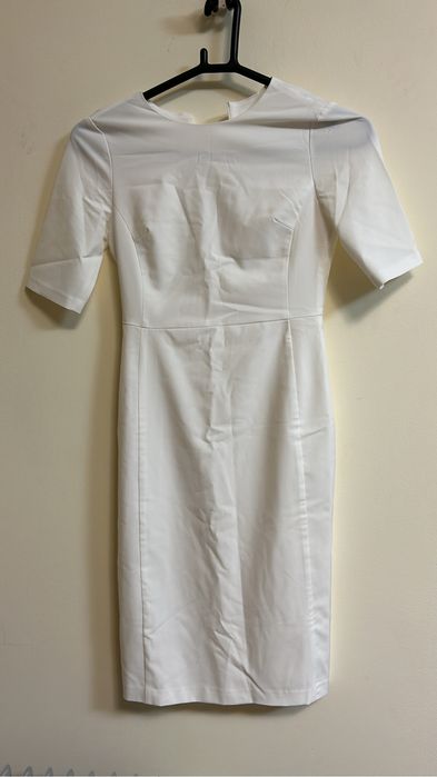 Пдатье цвета Ivory