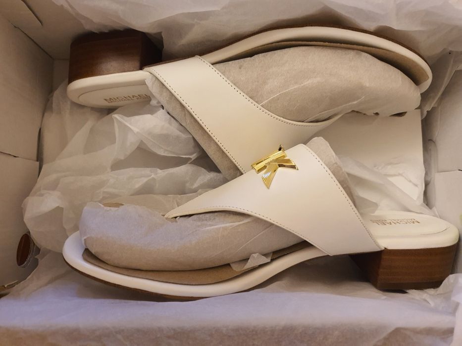 Босоножки женские