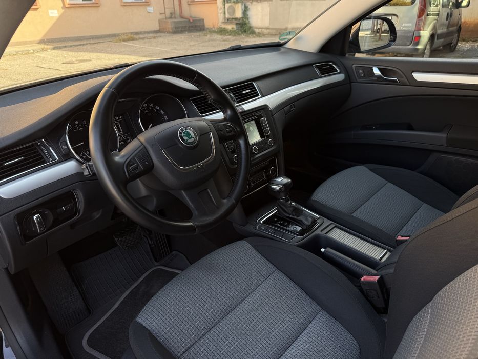 SKODA Superb 2013 — imagine 5