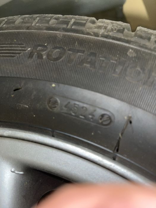 Джанти Volkswagen с нови зимни гуми 14 цола